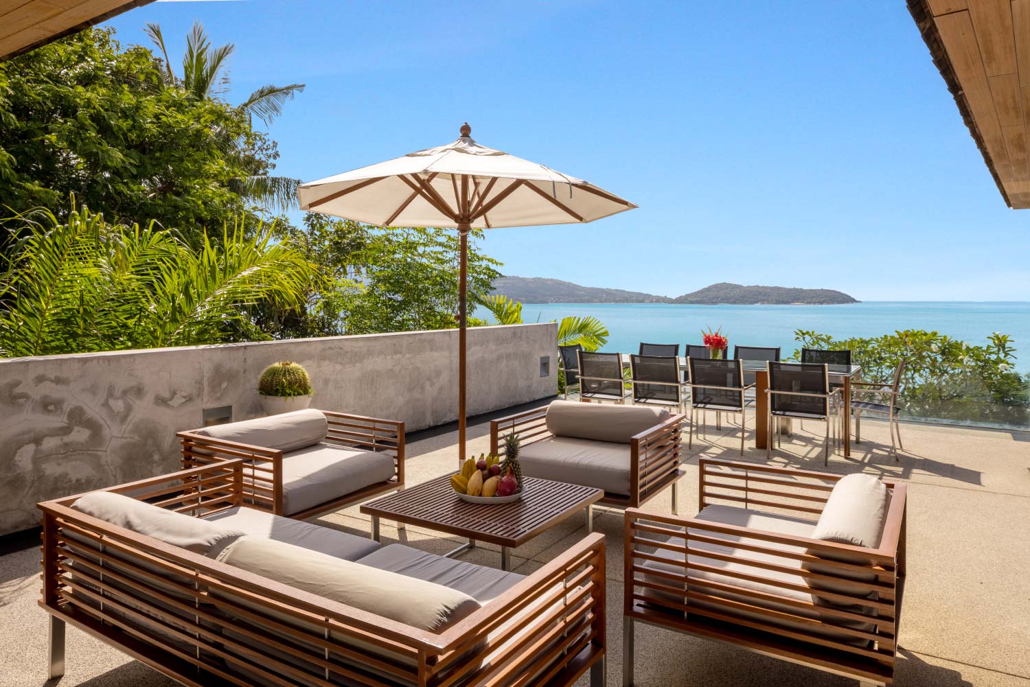 05-Villa-Benyasiri-Swimming-Pool-Area