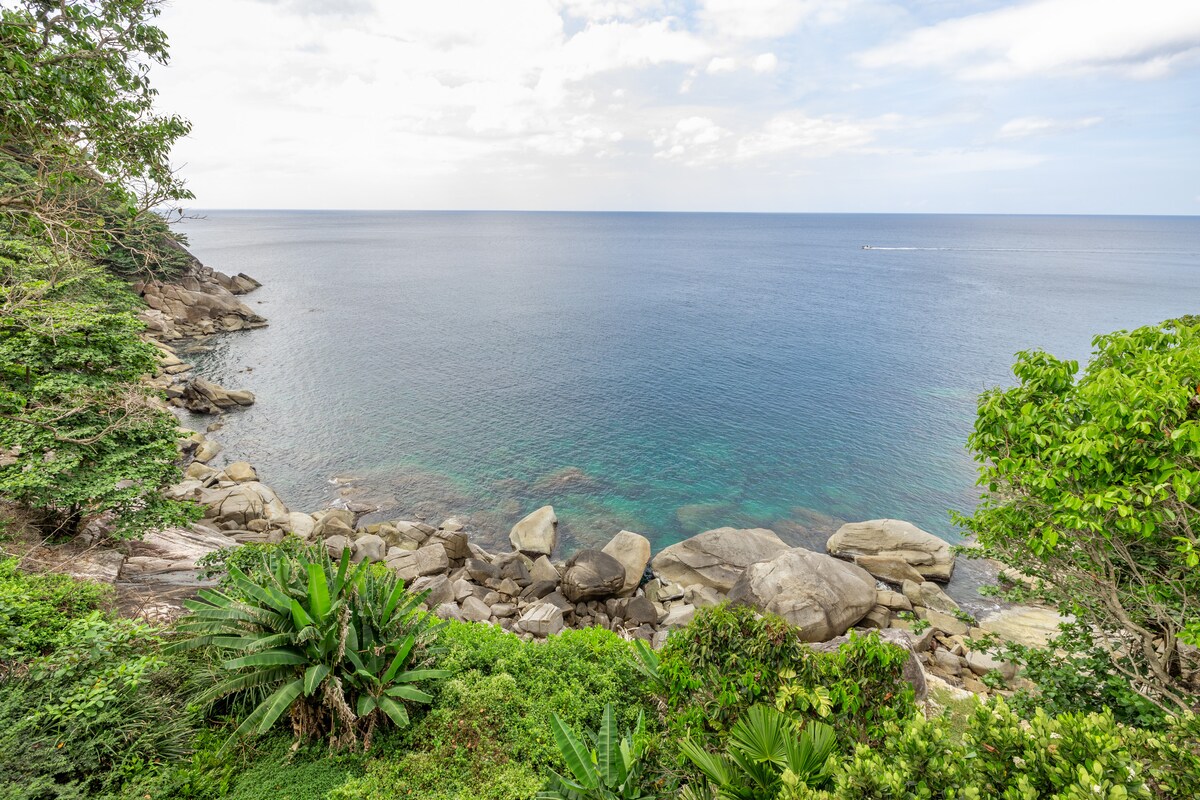 choosing a luxury home in Phuket